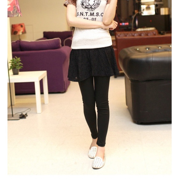 ❤️ Lace Skirted Leggings EUC made in Korea size Small - Picture 3 of 6